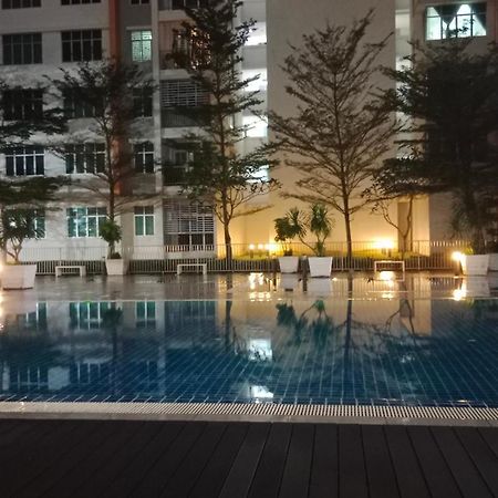 Muslim Homestay At Meru Ipoh Exterior photo